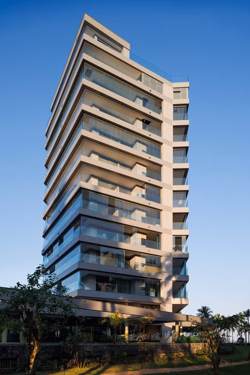 Fachada do edifício Almirante Riviera, na Riviera de São Lourenço