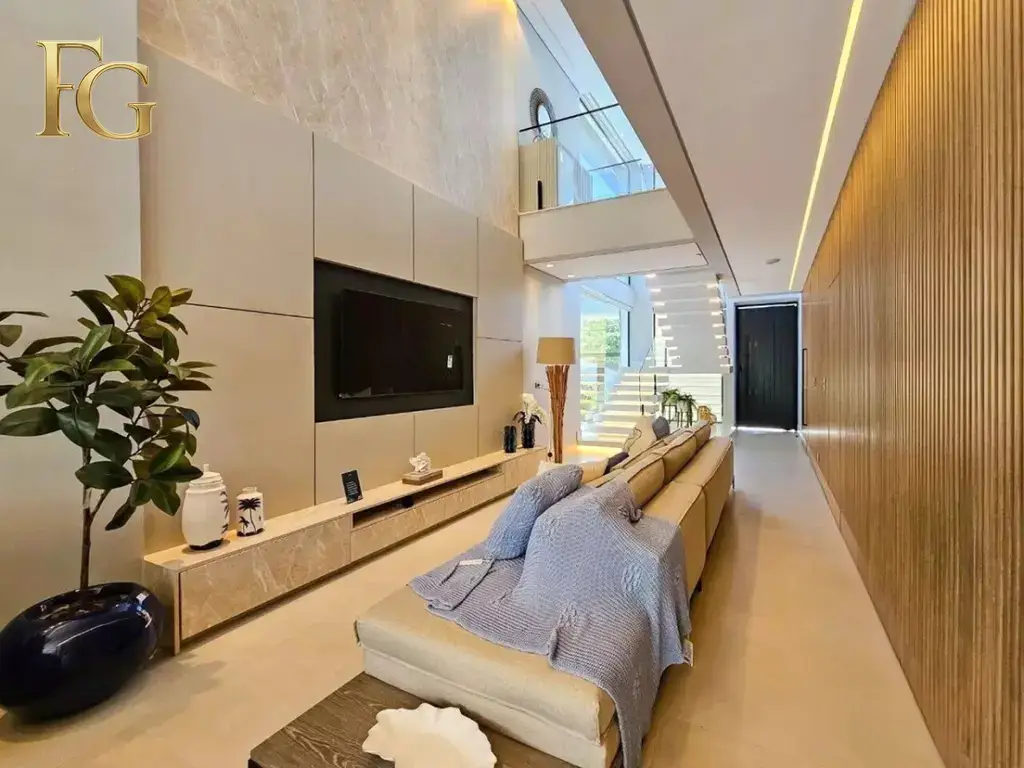 Casa de 6 suítes | Riviera Módulo 16, Riviera de São Lourenço — foto 1