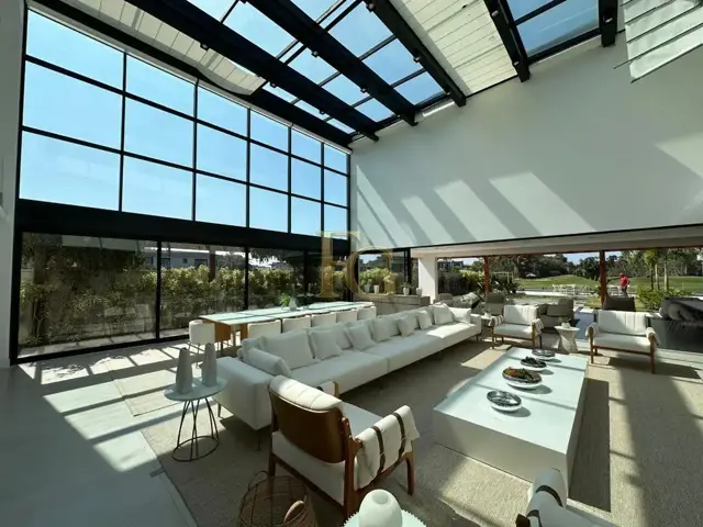 Casa de 5 suítes com 940 m², Módulo 16, Riviera de São Lourenço