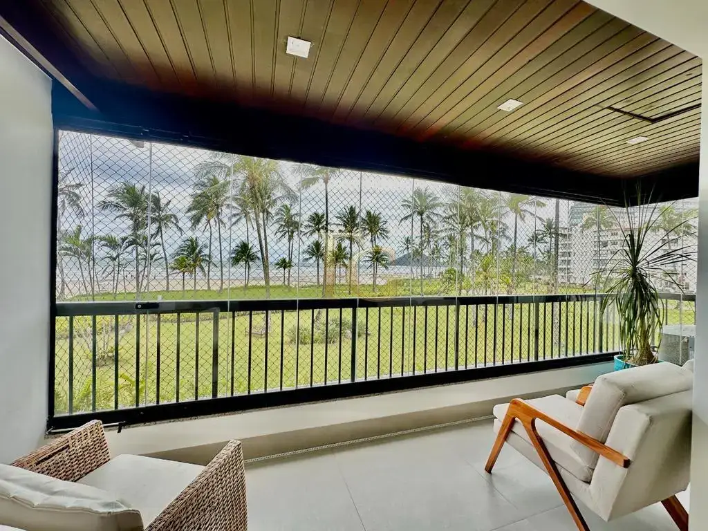 Apartamento de 3 dormitórios no Edifício Monte Pascoal, Módulo 04, Riviera de São Lourenço — foto 1