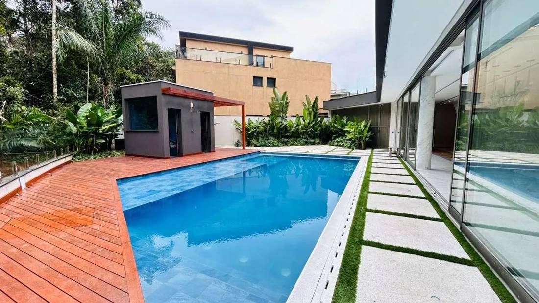 Casa de 7 suítes | Riviera Módulo 16, Riviera de São Lourenço — foto 1