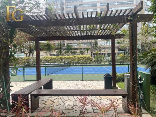 Quadra de tênis do clube compartilhado do Módulo 08, Riviera de São Lourenço